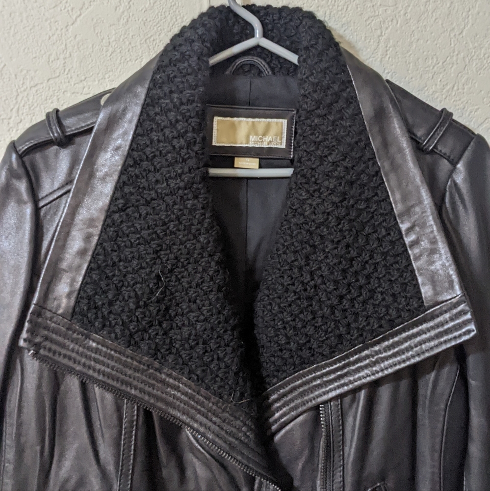 Michael Kors black moto leather jacket with knit collar. - Picture 5 of 9